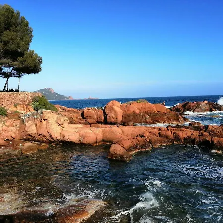 Agreable 4 Min A Pied Plages Et Criques Boulouris Apartmán *